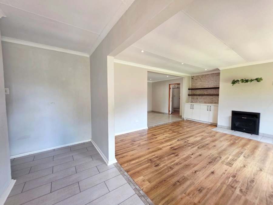 5 Bedroom Property for Sale in Pellissier Free State